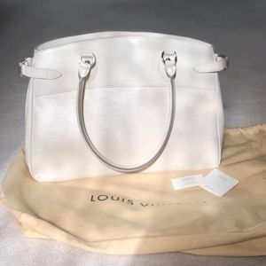 100% Authentic LV EPI leather bag